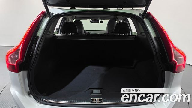 Volvo XC60 D3 1st 2016 — фото 20