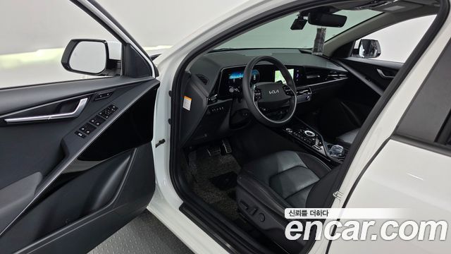 Kia Niro Signature 2022 — фото 10