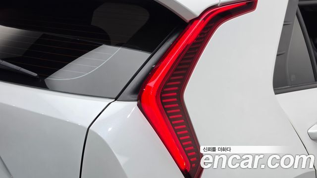 Kia Niro Signature 2022 — фото 23