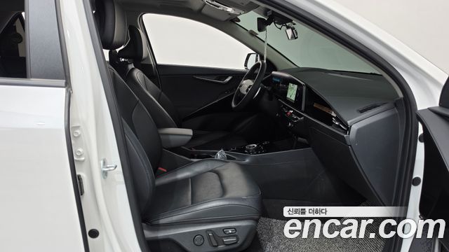 Kia Niro Signature 2022 — фото 26