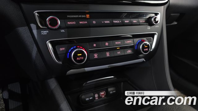 Kia K5 (II) 2.0 Prestige 2020 — фото 15