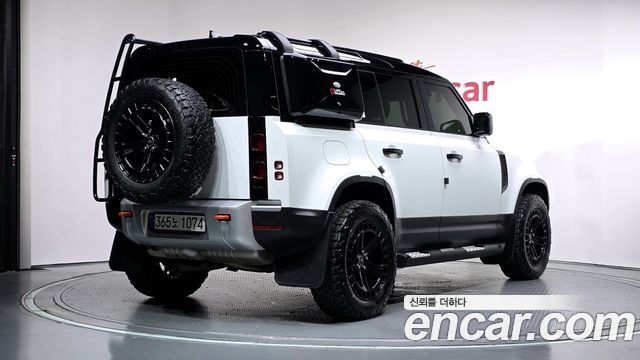 Land Rover Defender (L663) 110 D250 SE 2022 — фото 2