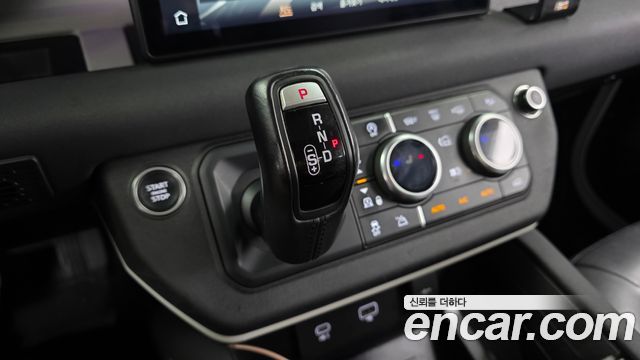 Land Rover Defender (L663) 110 D250 SE 2022 — фото 9