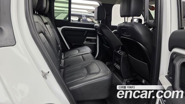 Land Rover Defender (L663) 110 D250 SE 2022 — фото 11