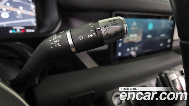 Land Rover Defender (L663) 110 D250 SE 2022 — фото 18