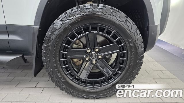 Land Rover Defender (L663) 110 D250 SE 2022 — фото 21