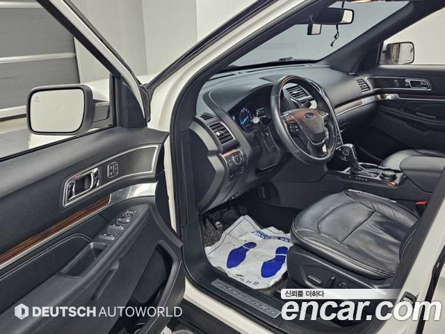 Ford Explorer 2.3 Limited 4WD 5th 2019 — фото 15