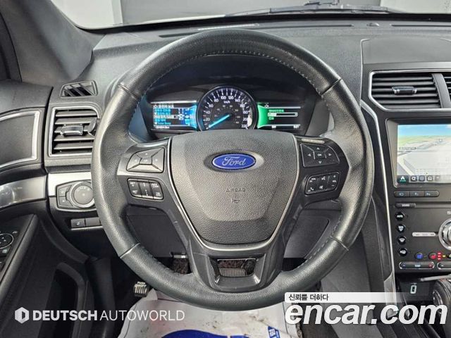 Ford Explorer 2.3 Limited 4WD 5th 2019 — фото 17