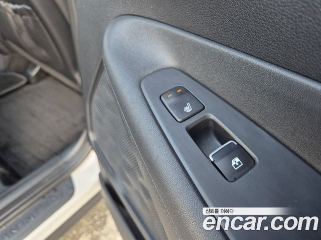 Hyundai Santa Fe Diesel 2.2 2WD Prestige 2023 — фото 12
