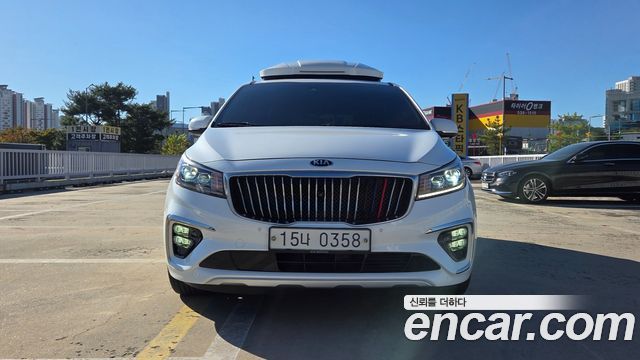Kia Carnival 9-seater Noblesse