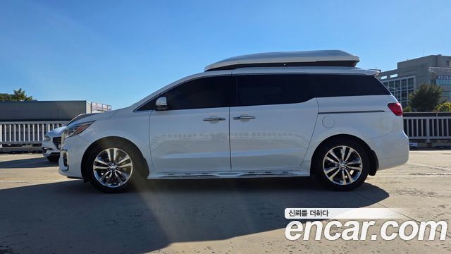 Kia Carnival 9-seater Noblesse 2017 — фото 4