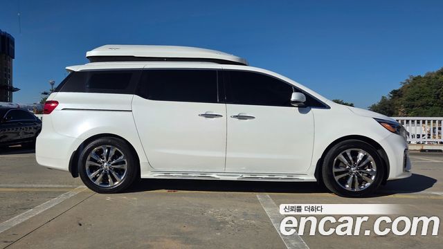 Kia Carnival 9-seater Noblesse 2017 — фото 5