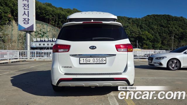 Kia Carnival 9-seater Noblesse 2017 — фото 6
