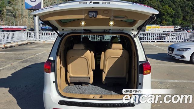 Kia Carnival 9-seater Noblesse 2017 — фото 9
