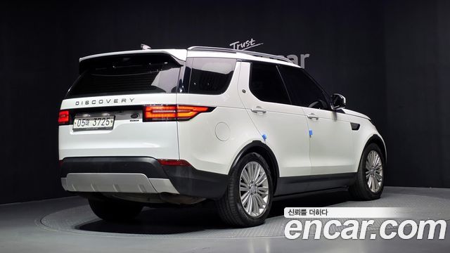 Land Rover Discovery 5 3.0 TD6 HSE Luxury 2017 — фото 2