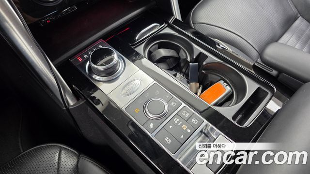 Land Rover Discovery 5 3.0 TD6 HSE Luxury 2017 — фото 9