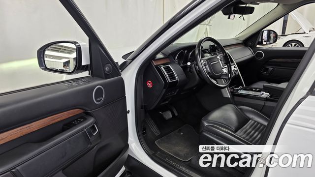 Land Rover Discovery 5 3.0 TD6 HSE Luxury 2017 — фото 10