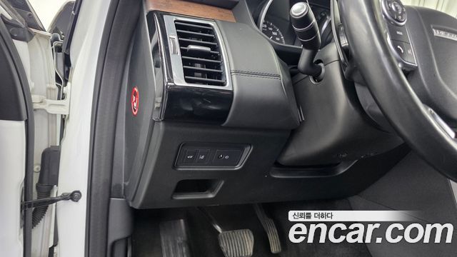Land Rover Discovery 5 3.0 TD6 HSE Luxury 2017 — фото 16