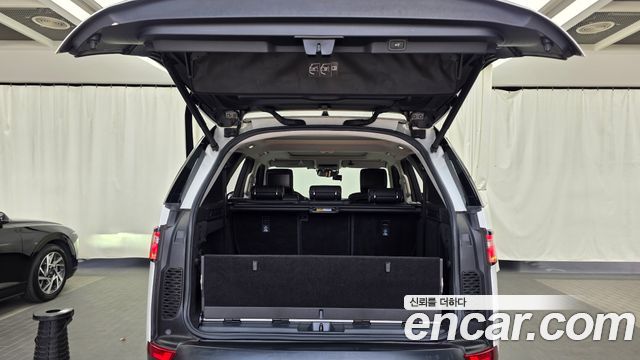Land Rover Discovery 5 3.0 TD6 HSE Luxury 2017 — фото 20