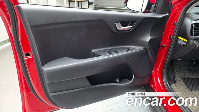 Kia Stonic 1.4 Trendy 2019 — фото 24