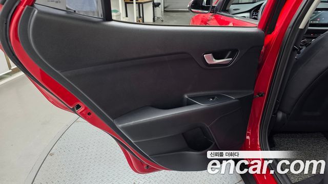 Kia Stonic 1.4 Trendy 2019 — фото 25