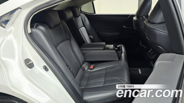 Lexus ES300h (VII) Luxury Plus 2023 — фото 15