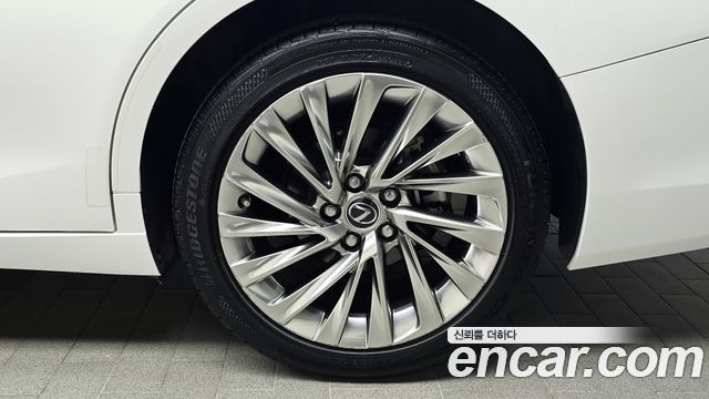 Lexus ES300h (VII) Luxury Plus 2023 — фото 27