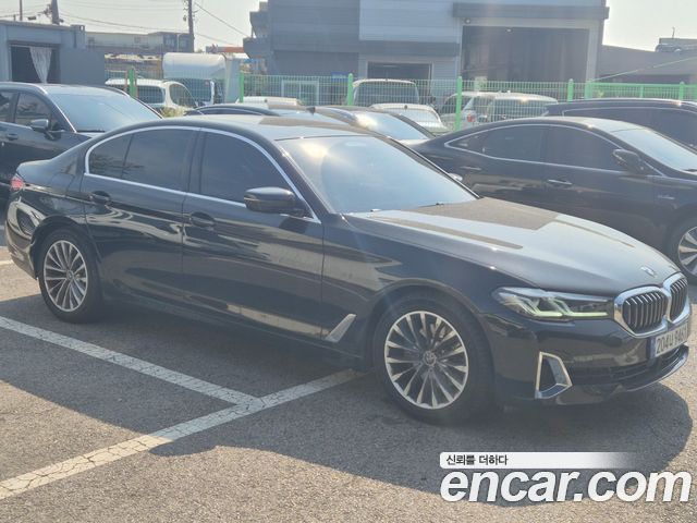 BMW 5 Series (G30) 520i Luxury 2023 — фото 2
