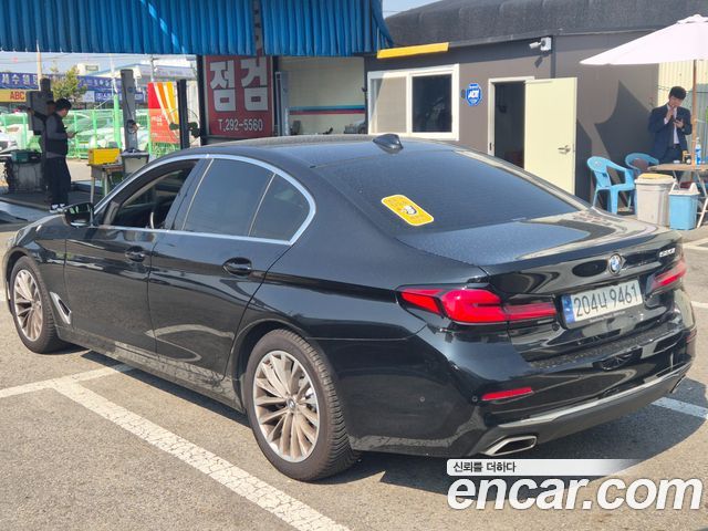 BMW 5 Series (G30) 520i Luxury 2023 — фото 4