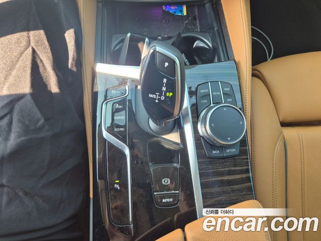 BMW 5 Series (G30) 520i Luxury 2023 — фото 9