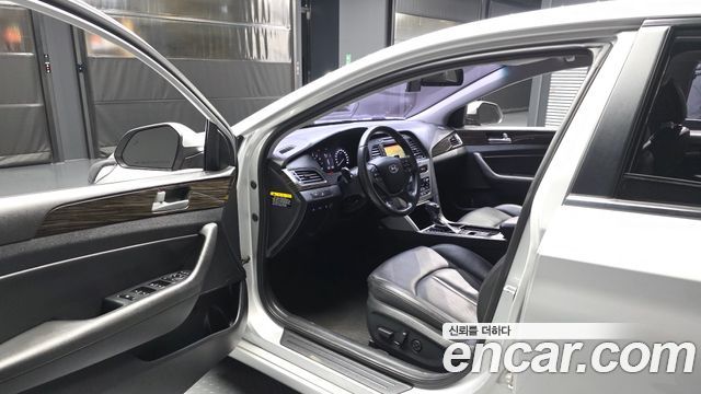 Hyundai Sonata (LF) 2.0 Smart Special 2016 — фото 10