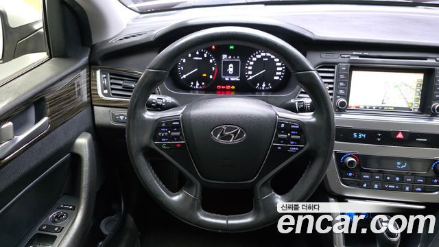 Hyundai Sonata (LF) 2.0 Smart Special 2016 — фото 13
