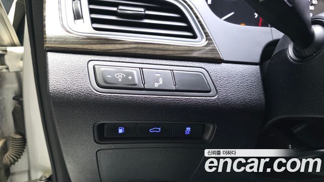 Hyundai Sonata (LF) 2.0 Smart Special 2016 — фото 17