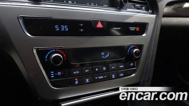 Hyundai Sonata (LF) 2.0 Smart Special 2016 — фото 18