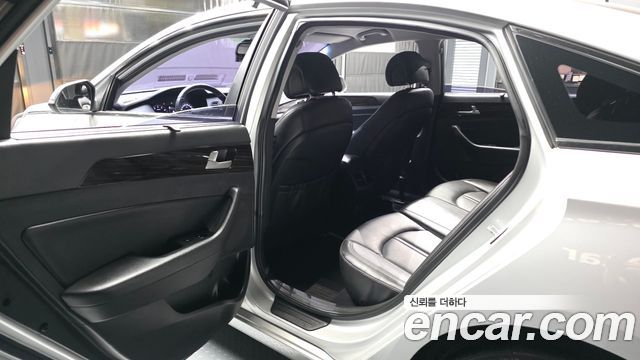 Hyundai Sonata (LF) 2.0 Smart Special 2016 — фото 26