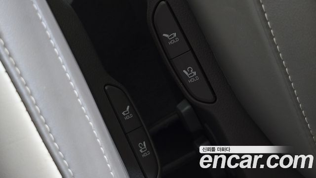 Kia Carnival (IV) HEV 7seater Signature 2024 — фото 35