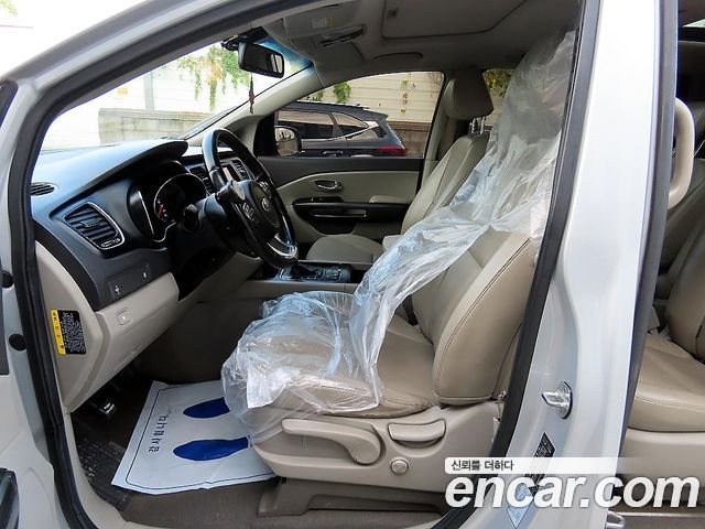 Kia Carnival 9-seater Luxury 2016 — фото 5