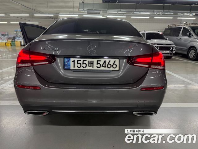 Mercedes-Benz A-Class (W177) A220 Sedan 2023 — фото 4