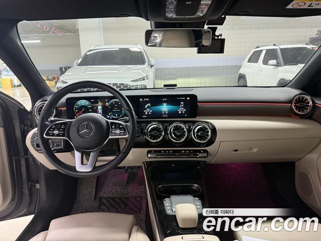 Mercedes-Benz A-Class (W177) A220 Sedan 2023 — фото 6