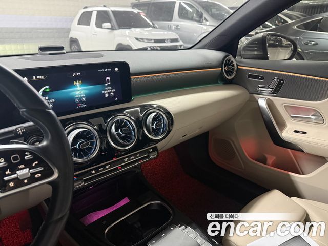 Mercedes-Benz A-Class (W177) A220 Sedan 2023 — фото 15