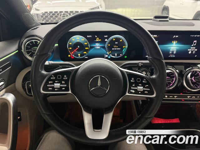 Mercedes-Benz A-Class (W177) A220 Sedan 2023 — фото 19