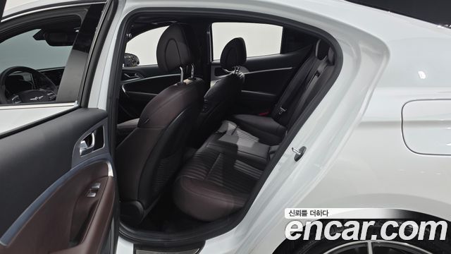 Genesis G70 Gasoline 2.0T 4WD 2023 — фото 11