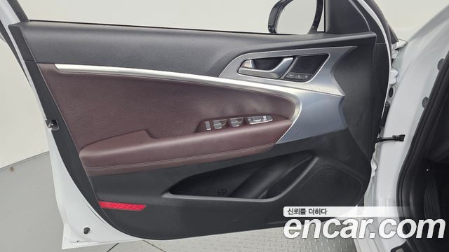 Genesis G70 Gasoline 2.0T 4WD 2023 — фото 24