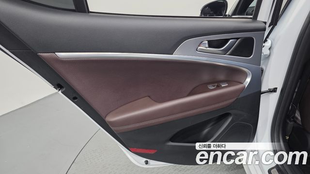 Genesis G70 Gasoline 2.0T 4WD 2023 — фото 25