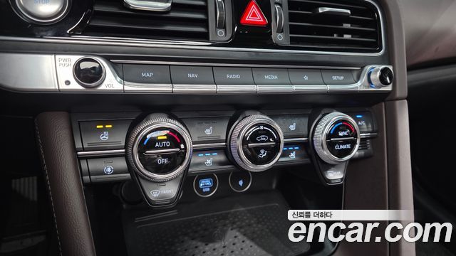 Genesis G70 Gasoline 2.0T 4WD 2023 — фото 33