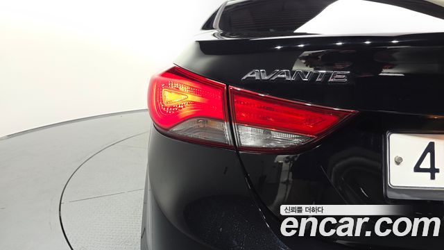 Hyundai Avante 1.6 GDi Modern Standard 2014 — фото 23