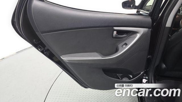 Hyundai Avante 1.6 GDi Modern Standard 2014 — фото 25