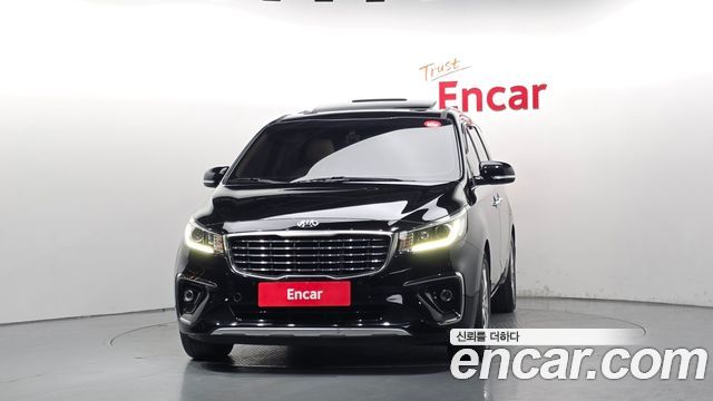 Kia Carnival 9-Seater Prstige 2019 — фото 3