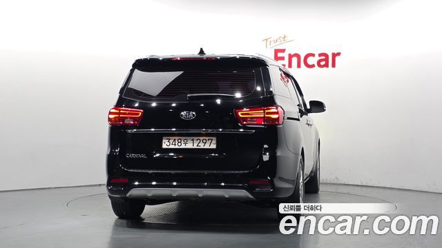 Kia Carnival 9-Seater Prstige 2019 — фото 4