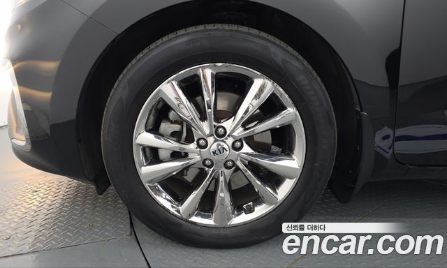 Kia Carnival 9-Seater Prstige 2019 — фото 5